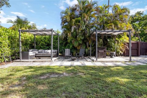 Villa ou maison à vendre à North Miami, Floride: 2 chambres, 91.42 m2 № 1881767 - photo 29