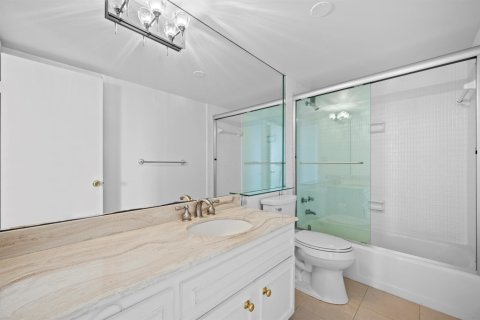 Condo in West Palm Beach, Florida, 2 bedrooms № 2087657 - photo 14