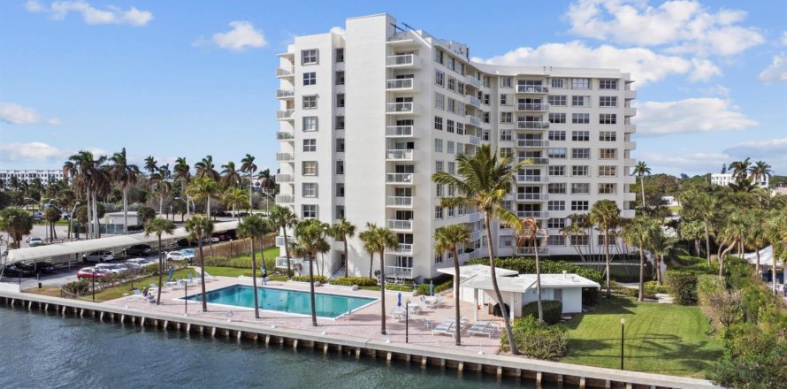 Condo in West Palm Beach, Florida, 2 bedrooms № 2087657