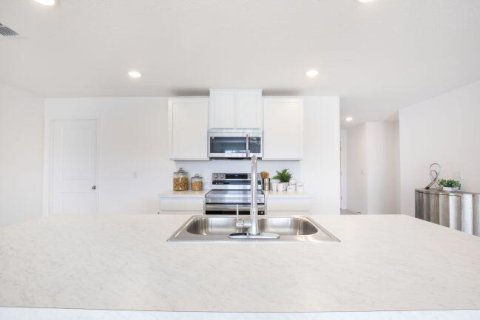 Villa ou maison à vendre à Port St. Lucie, Floride: 4 chambres, 190.64 m2 № 2439207 - photo 2
