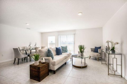 Villa ou maison à vendre à Port St. Lucie, Floride: 4 chambres, 190.64 m2 № 2439207 - photo 10