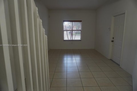 Casa en venta en Pembroke Pines, Florida, 3 dormitorios, 128.11 m2 № 1865557 - foto 9