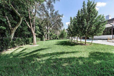 House in Coral Gables, Florida 4 bedrooms, 623.93 sq.m. № 1965141 - photo 23