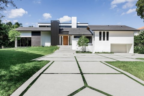 House in Coral Gables, Florida 4 bedrooms, 623.93 sq.m. № 1965141 - photo 2