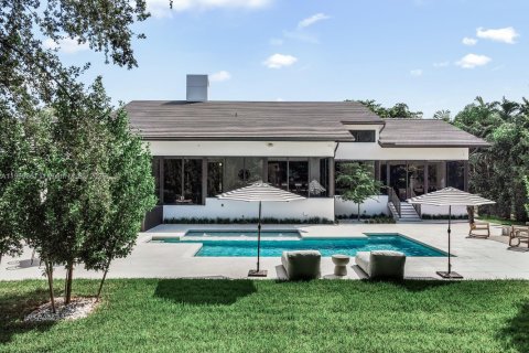 House in Coral Gables, Florida 4 bedrooms, 623.93 sq.m. № 1965141 - photo 3