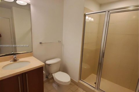 Снять в аренду кондоминиум в Майами, Флорида 2 спальни, 99.96м2, № 2077965 - фото 8