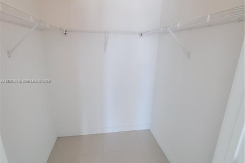 Снять в аренду кондоминиум в Майами, Флорида 2 спальни, 99.96м2, № 2077965 - фото 5