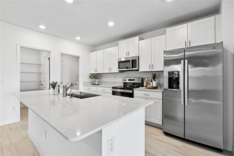 Casa en venta en San Antonio, Florida, 5 dormitorios, 221.94 m2 № 1870847 - foto 7