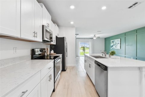 Casa en venta en San Antonio, Florida, 5 dormitorios, 221.94 m2 № 1870847 - foto 11