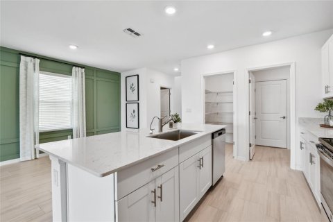 Casa en venta en San Antonio, Florida, 5 dormitorios, 221.94 m2 № 1870847 - foto 14