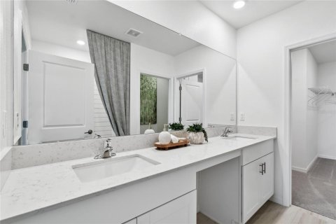 Casa en venta en San Antonio, Florida, 5 dormitorios, 221.94 m2 № 1870847 - foto 26