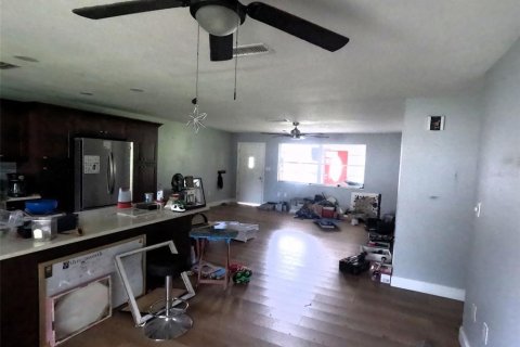 Villa ou maison à vendre à Fruitland Park, Floride: 3 chambres, 161.65 m2 № 2342362 - photo 13