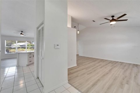 Casa en venta en Bradenton, Florida, 3 dormitorios, 155.98 m2 № 1796629 - foto 9