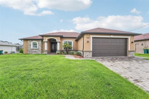 House in Port Charlotte, Florida 3 bedrooms, 183.3 sq.m. № 1842152 - photo 1