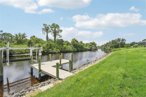 House in Port Charlotte, Florida 3 bedrooms, 183.3 sq.m. № 1842152 - photo 26
