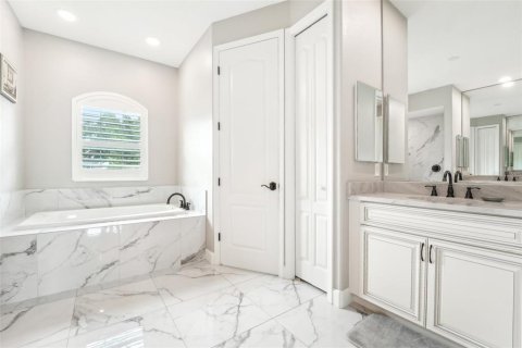 House in Port Charlotte, Florida 3 bedrooms, 183.3 sq.m. № 1842152 - photo 19