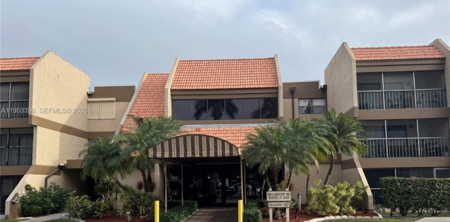 Кондоминиум с 2 спальнями в Уэстон, Флорида № 2008301