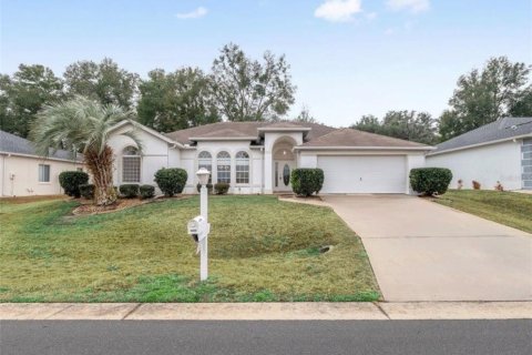House in Ocala, Florida 2 bedrooms, 157.66 sq.m. № 2137948