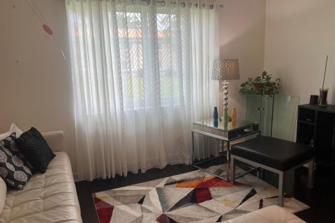 Купить кондоминиум в Уилтон-Мэнорс, Флорида 3 комнаты, 69.68м2, № 2178706 - фото 16