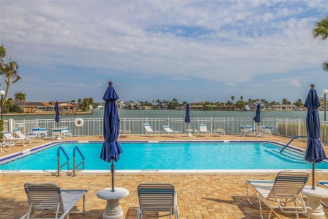 Copropriété à louer à Saint Pete Beach, Floride: 1 chambre, 78.32 m2 № 1900046 - photo 3