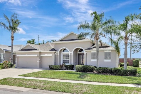 House in Orlando, Florida 5 bedrooms, 266.44 sq.m. № 1735337 - photo 2