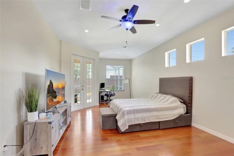 House in Orlando, Florida 5 bedrooms, 266.44 sq.m. № 1735337 - photo 15