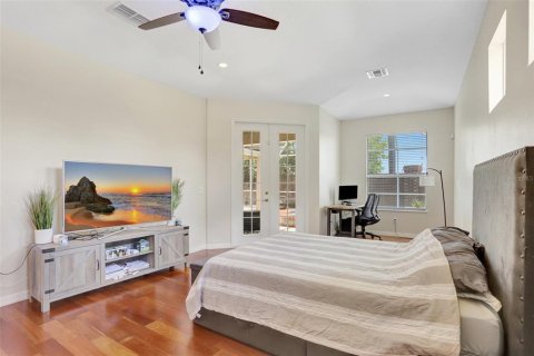 House in Orlando, Florida 5 bedrooms, 266.44 sq.m. № 1735337 - photo 16