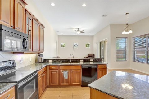 House in Orlando, Florida 5 bedrooms, 266.44 sq.m. № 1735337 - photo 8