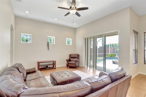House in Orlando, Florida 5 bedrooms, 266.44 sq.m. № 1735337 - photo 11