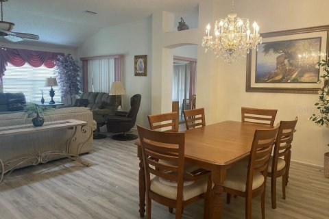 House in Lady Lake, Florida 2 bedrooms, 147.16 sq.m. № 2277376 - photo 4