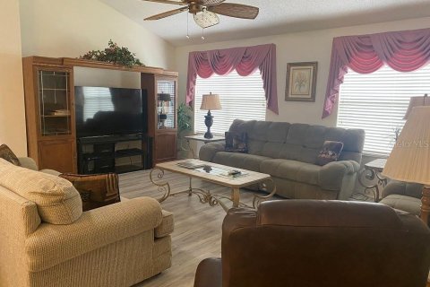 House in Lady Lake, Florida 2 bedrooms, 147.16 sq.m. № 2277376 - photo 2