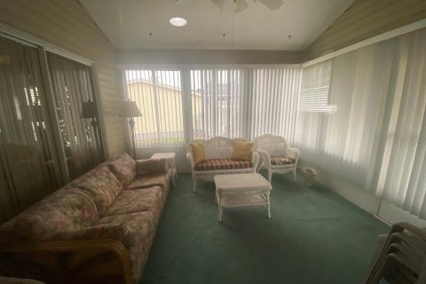 House in Lady Lake, Florida 2 bedrooms, 147.16 sq.m. № 2277376 - photo 12