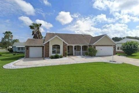 House in Lady Lake, Florida 2 bedrooms, 147.16 sq.m. № 2277376