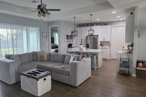 Villa ou maison à vendre à Cape Coral, Floride: 4 chambres, 170.01 m2 № 2425518 - photo 17