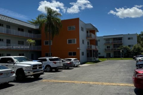 Снять в аренду кондоминиум в Майами, Флорида 2 спальни, № 1998834 - фото 14