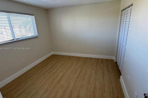 Снять в аренду кондоминиум в Майами, Флорида 2 спальни, № 1998834 - фото 11