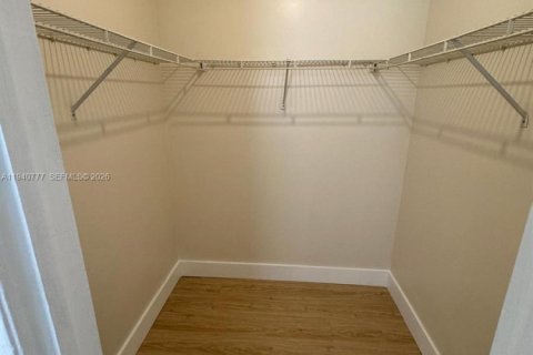 Снять в аренду кондоминиум в Майами, Флорида 2 спальни, № 1998834 - фото 9