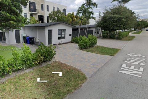 Купить коммерческую недвижимость в Форт-Лодердейл, Флорида 213.21м2, № 1976336 - фото 3