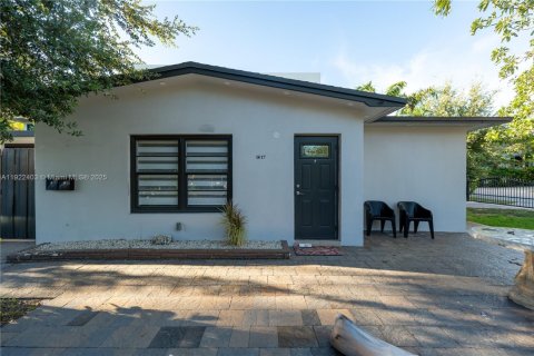 Купить коммерческую недвижимость в Форт-Лодердейл, Флорида 213.21м2, № 1976336 - фото 23