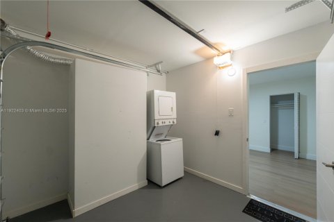 Купить коммерческую недвижимость в Форт-Лодердейл, Флорида 213.21м2, № 1976336 - фото 19