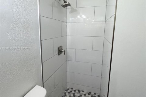 Apartamento en alquiler en Miami, Florida, 18.58 m2 № 1990901 - foto 5