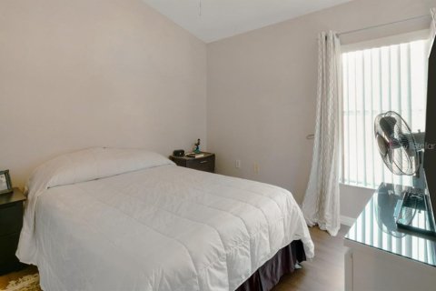 Casa en venta en Kissimmee, Florida, 4 dormitorios, 185.71 m2 № 2232084 - foto 30