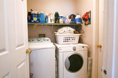 Casa en venta en Kissimmee, Florida, 4 dormitorios, 185.71 m2 № 2232084 - foto 8