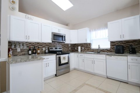 Casa en venta en Kissimmee, Florida, 4 dormitorios, 185.71 m2 № 2232084 - foto 18