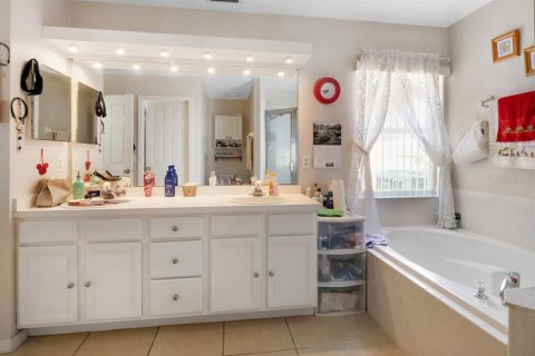 Casa en venta en Kissimmee, Florida, 4 dormitorios, 185.71 m2 № 2232084 - foto 25