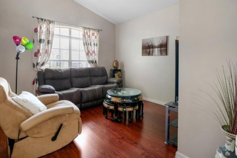 Casa en venta en Kissimmee, Florida, 4 dormitorios, 185.71 m2 № 2232084 - foto 11
