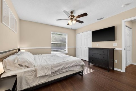 House in Tampa, Florida 3 bedrooms, 111.48 sq.m. № 2220760 - photo 17