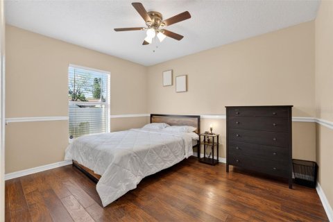 House in Tampa, Florida 3 bedrooms, 111.48 sq.m. № 2220760 - photo 14