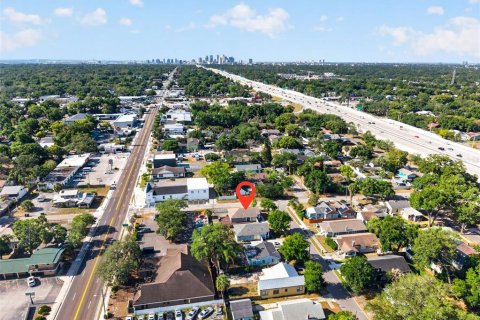 House in Tampa, Florida 3 bedrooms, 111.48 sq.m. № 2220760 - photo 26