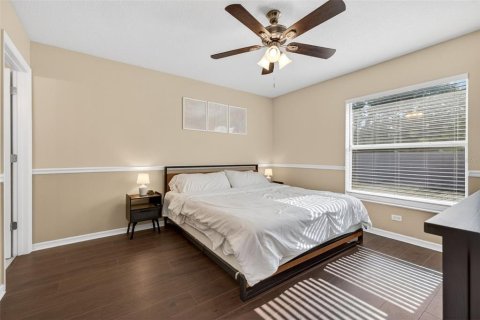 House in Tampa, Florida 3 bedrooms, 111.48 sq.m. № 2220760 - photo 16